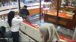 Pencurian Emas Antam Bernilai Rp160 Juta dari Pasar Horas Siantar, Terekam CCTV